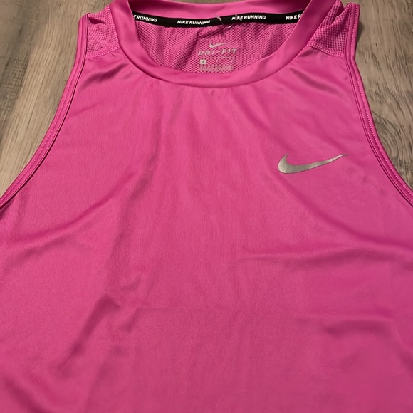 Nike Tank Top - Picture 4 of 6